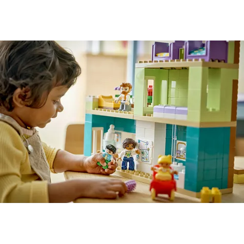 CASA FAMILIARE MODERNA CON PERSONAGGI-DUPLO...