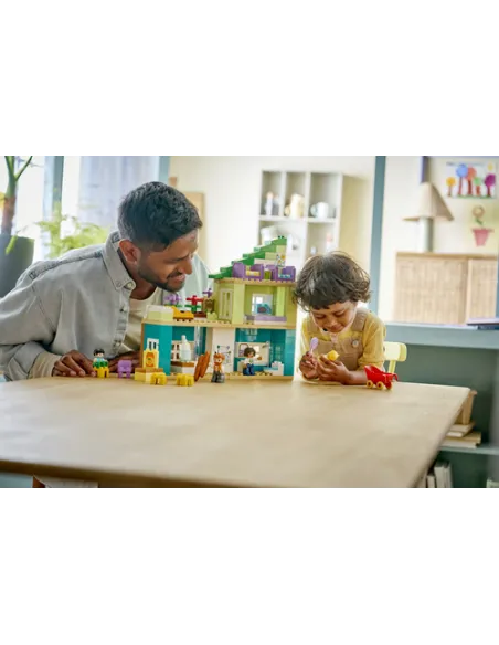 CASA FAMILIARE MODERNA CON PERSONAGGI-DUPLO (10470)