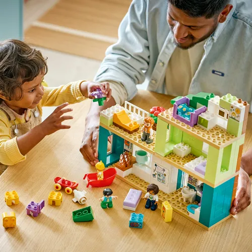 CASA FAMILIARE MODERNA CON PERSONAGGI-DUPLO...