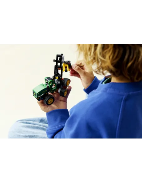 LEGO TECHNIC MIETITREBBIA GOMMATO JOHN DEERE 1470H (42218)