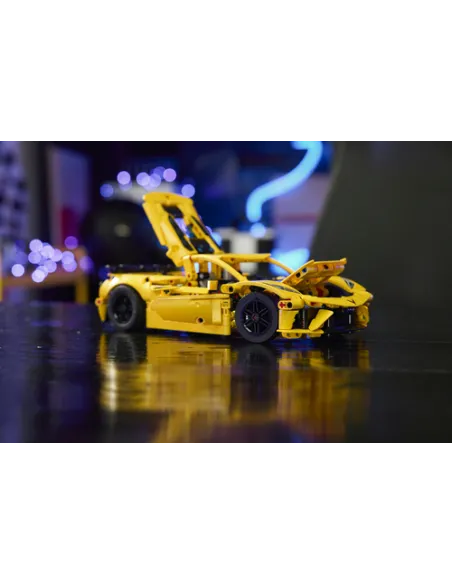 LEGO TECHNIC CHEVROLET CORVETTE STINGRAY (42205)