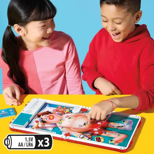 Bambini che giocano all'Allegro Chirurgo