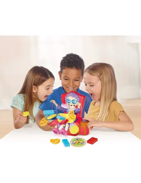Bambini che giocano a Occhio alla Nonna