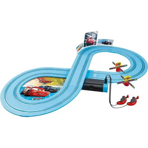 Pista Cars Power Duell montata a forma di otto