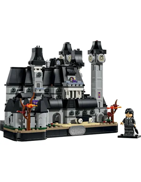 LEGO Nevermore Academy costruita