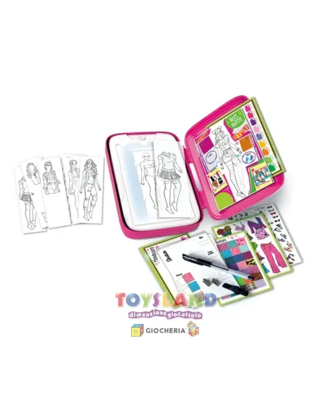 FASHION DESIGNER (18715)