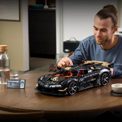 LEGO TECHNIC HYPERCAR KOENIGSEGG SADAIR'S SPEAR...