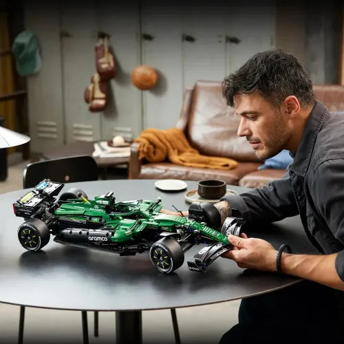 LEGO TECHNIC AUTO F1 ASTON MARTIN ARAMCO AMR25...