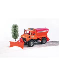 Camion spargisale Mercedes-Benz Unimog Bruder 02572 con pala spazzaneve 2