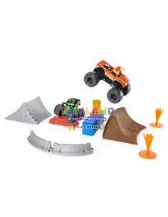 MONSTER JAM PLAYSET STUNT (6058007) 2