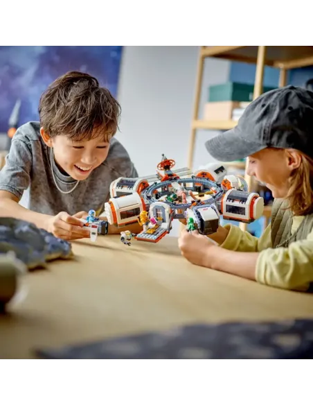 LEGO City 60433 Stazione Spaziale Modulare, Modellino da Costruire per Collegare Astronavi e Moduli, Gioco per Bambini da 7+