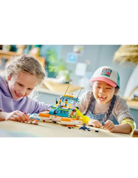 LEGO Friends 41734 Catamarano di Salvataggio, Barca Giocattolo con Animali e Sottomarino, Set Educativo, Regalo per Bambini 7+