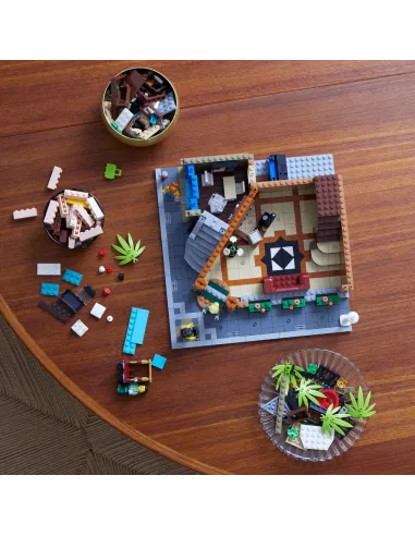 LEGO ICONS Boutique Hotel