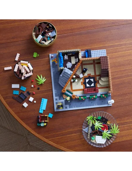 LEGO ICONS Boutique Hotel