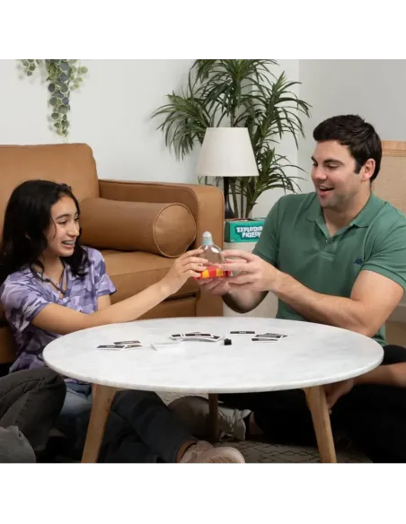 EXPLODING PIGEONS (8681)