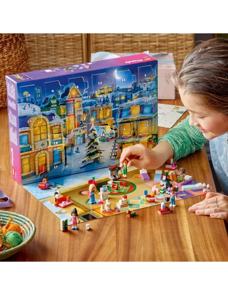 LEGO Friends 42668 Calendario dell'Avvento 2025 per Bambine e Bambini 6+ Anni, Giocattoli per Conto alla Rovescia di Natale