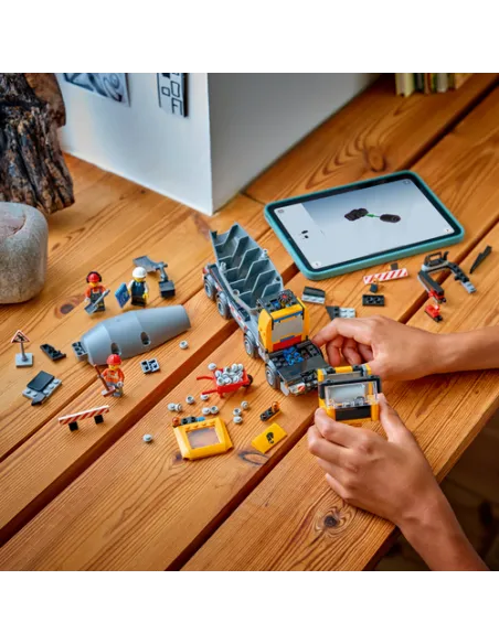 LEGO City 60478 Betoniera Giocattolo, Gioco Didattico, Veicolo con Funzioni e 3 Minifigure, Regalo di Compleanno Bambini 7+
