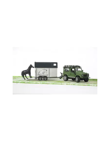 LAND ROVER DEFENDER CON RIMORCHIO PER TRASPORTO CAVALLI CON CAVALLO INCLUSO.