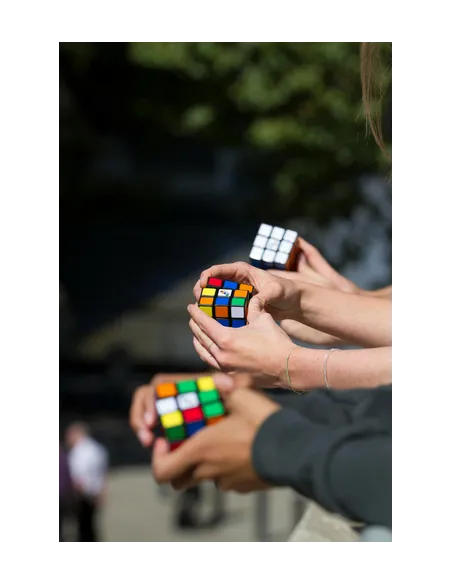 Rubik’s , , Il Cubo di Classico 3X3, l'Originale, per bambini dagli 8+, Rompicapo Professionale a combinazione di colori, prob