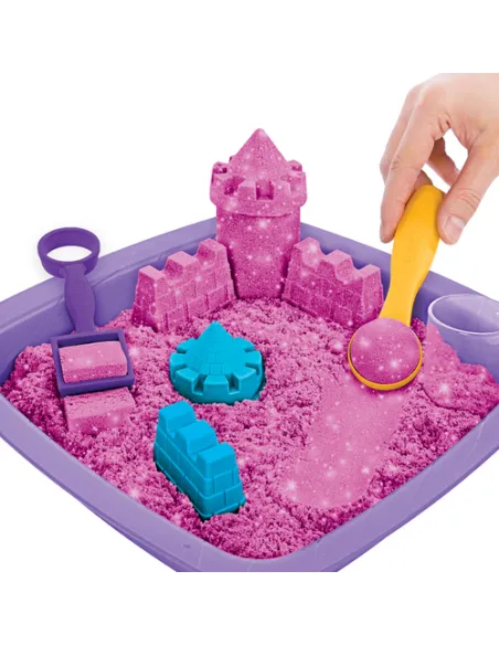 Kinetic Sand , Castello di Sabbia Cinetica Shimmer, 454gr, Glitterata Rosa, 3 accessori e vaschetta inclusi, Giocattoli per bamb