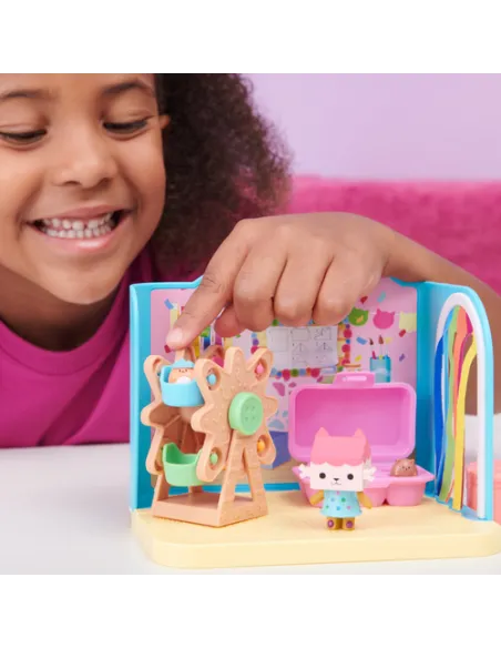 Gabby's Dollhouse , Stanza Baby Box Craft-a-riffic con il personaggio gatto Baby Scatola, accessori, mobili e scatole con sorpre