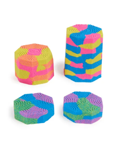 Kinetic Sand , Set Gioco Squish N’ Create, Sabbia colorata in 3 variazioni, Sabbia cinetica 382 g, 5 accessori per modellare l