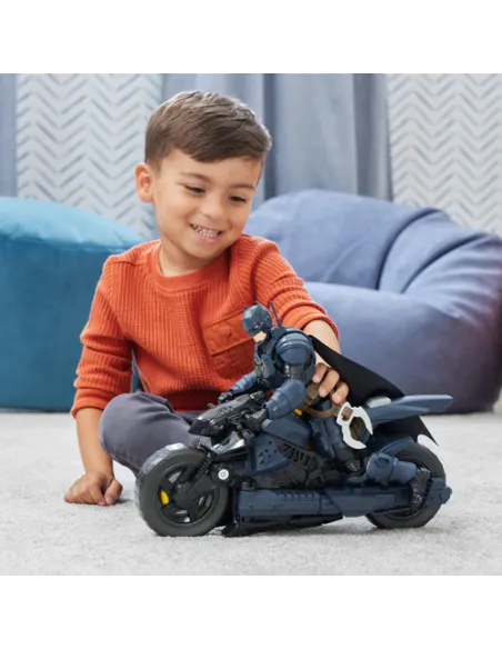 DC Comics , Veicolo Batman Adventures 2 in 1, Batcycle Trasformabile, Macchina Batman Compatibile con Tutte le Action Figure Bat