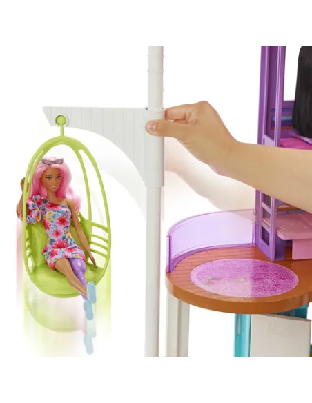 Barbie Casa di Malibu (106 cm) playset casa delle bambole con 2 piani, 6 stanze, ascensore altalena e più di 30 pezzi, Giocatto