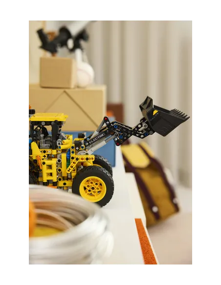 LEGO Technic 42209 Pala Gommata Volvo L120 Electric, Ruspa Giocattolo da Cantiere con Funzioni Mobili, Idea Regalo 9+ Anni