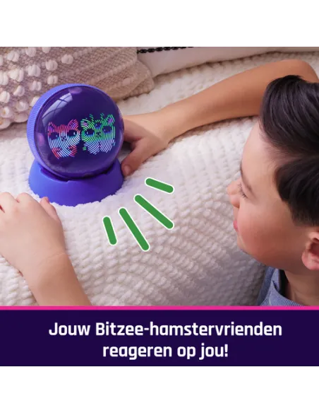 Bitzee , Il tuo Criceto Interattivo, Hamster Ball con oltre 20 criceti all'interno da collezionare, rotola e reagisce al tocco, 