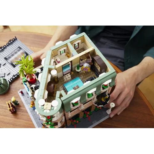 LEGO ICONS Boutique Hotel