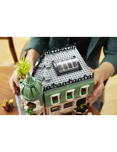 LEGO ICONS Boutique Hotel 2