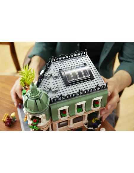 LEGO ICONS Boutique Hotel