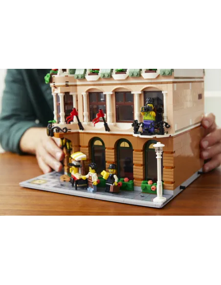 LEGO ICONS Boutique Hotel