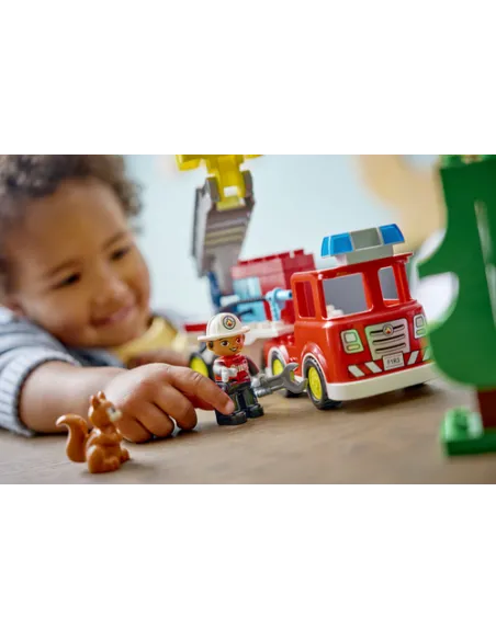 LEGO DUPLO 10473 Autopompa con Manichetta e Pompiere, Gioco Didattico per la Motricità Fine con Camion e Personaggio per 2+