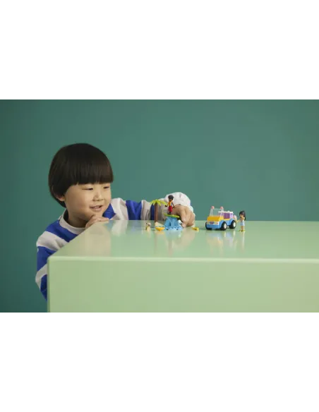 LEGO Friends 41725 Divertimento sul Beach Buggy con Macchina Giocattolo, Surf, Mini Bamboline, Delfino e Cane, Giochi Estivi