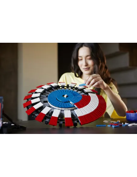 LEGO Marvel Super Heroes 76262 Marvel Scudo di Captain America, Kit di Costruzione Avengers per Adulti con Minifigure, Targhetta