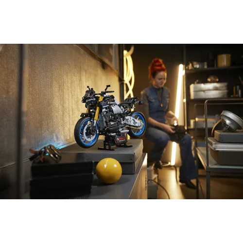 LEGO Technic 42159 Yamaha MT-10 SP, Modellino...