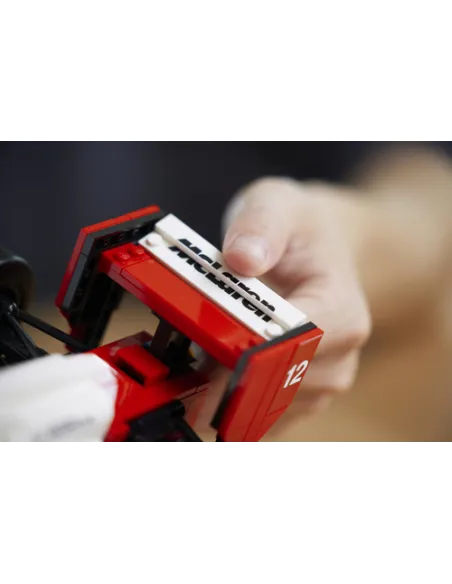 LEGO ICONS McLaren MP4/4 e Ayrton Senna