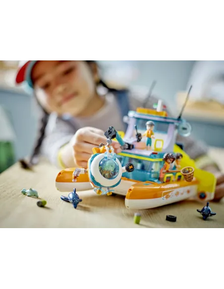 LEGO Friends 41734 Catamarano di Salvataggio, Barca Giocattolo con Animali e Sottomarino, Set Educativo, Regalo per Bambini 7+
