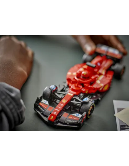 LEGO Speed Champions 77242 Auto da Corsa Ferrari F1 SF-24 Giocattolo da Collezione con Minifigure Formula 1 per Bambini 10+