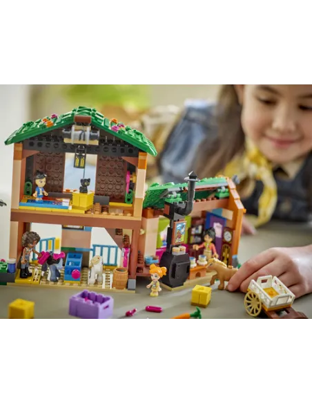 LEGO Friends 42654 Ranch e Scuderia dei Pony Giocattolo con 4 Mini Bamboline, Animali Domestici e Accessori, Idea Regalo 7+