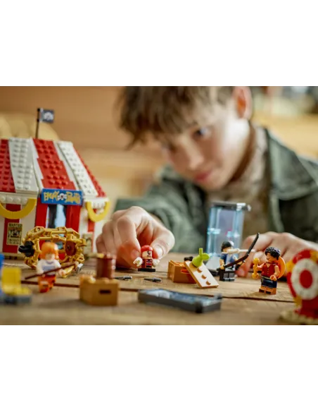 LEGO ONE PIECE 75637 La Tenda del Circo di Bagy il Clown, Giocattolo con 4 Minifigure e 2 Poster Ricercato, Regalo Bambini 8+