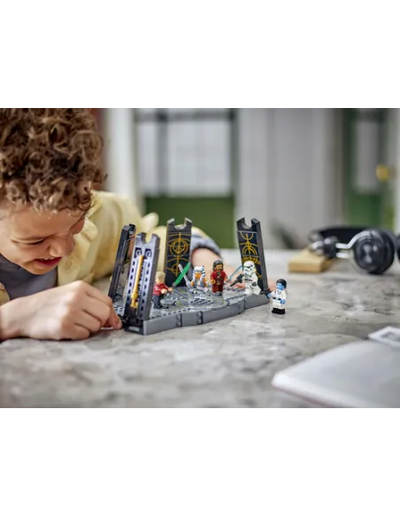 LEGO Star Wars 75385 Duello su Peridea di Ahsoka Tano, Giocattolo con 5 Minifigure e Accessori, Gioco Creativo per Bambini 8+