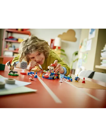 LEGO Super Mario Mario Kart 72043 - Interattivo e Kart Standard, Percorso di Gara con Macchina Giocattolo e 3 Figure, Regalo Bam